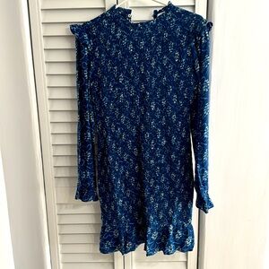 💗NWOT Mango long sleeve smocked mini dress.